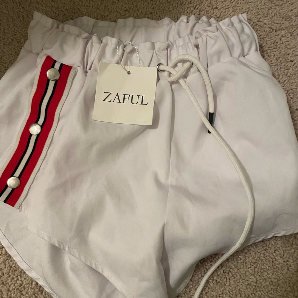 zaful white with red stripe summer shorts size small